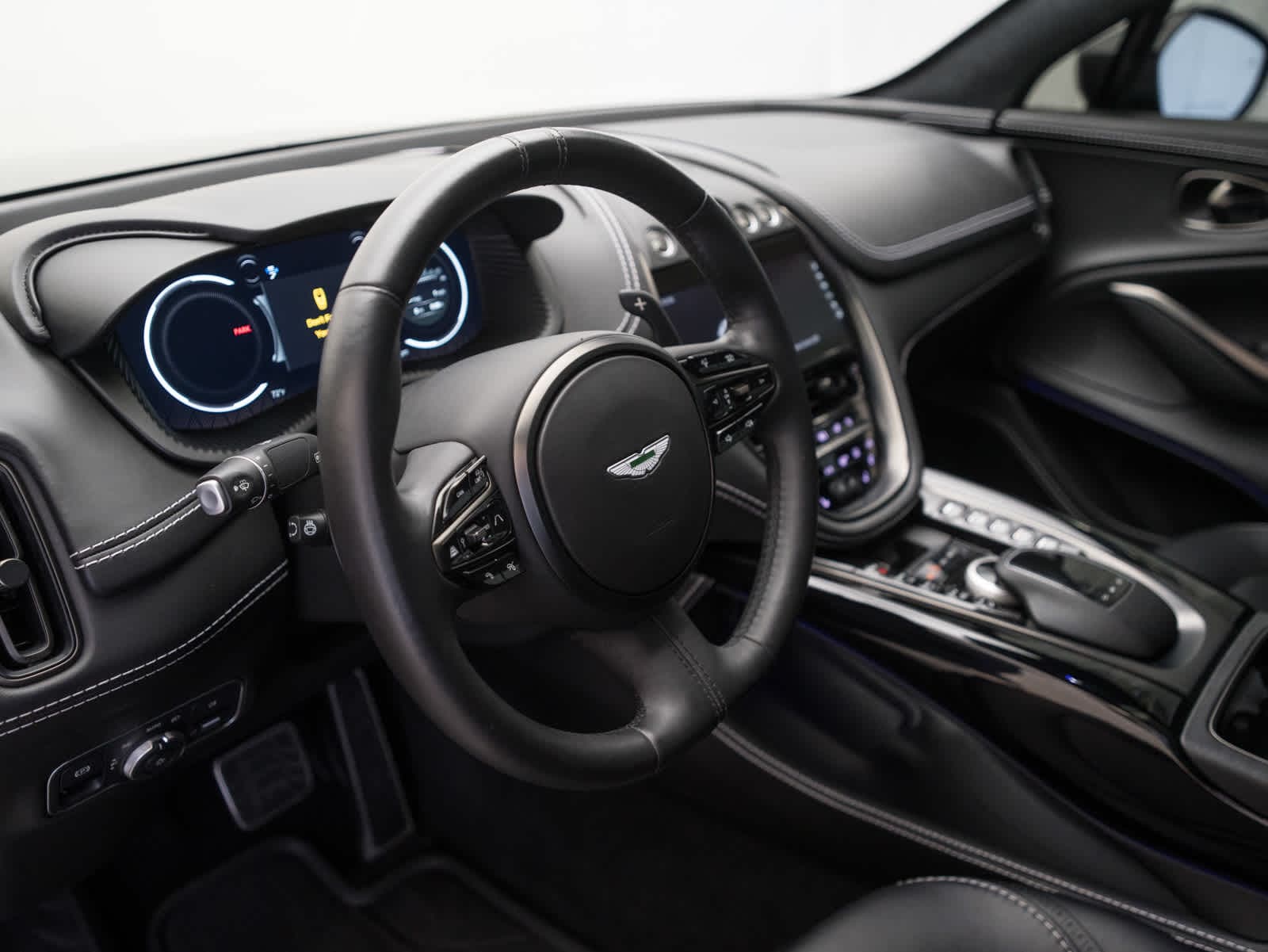Thumbnail: 2021 Aston Martin DBX - 16