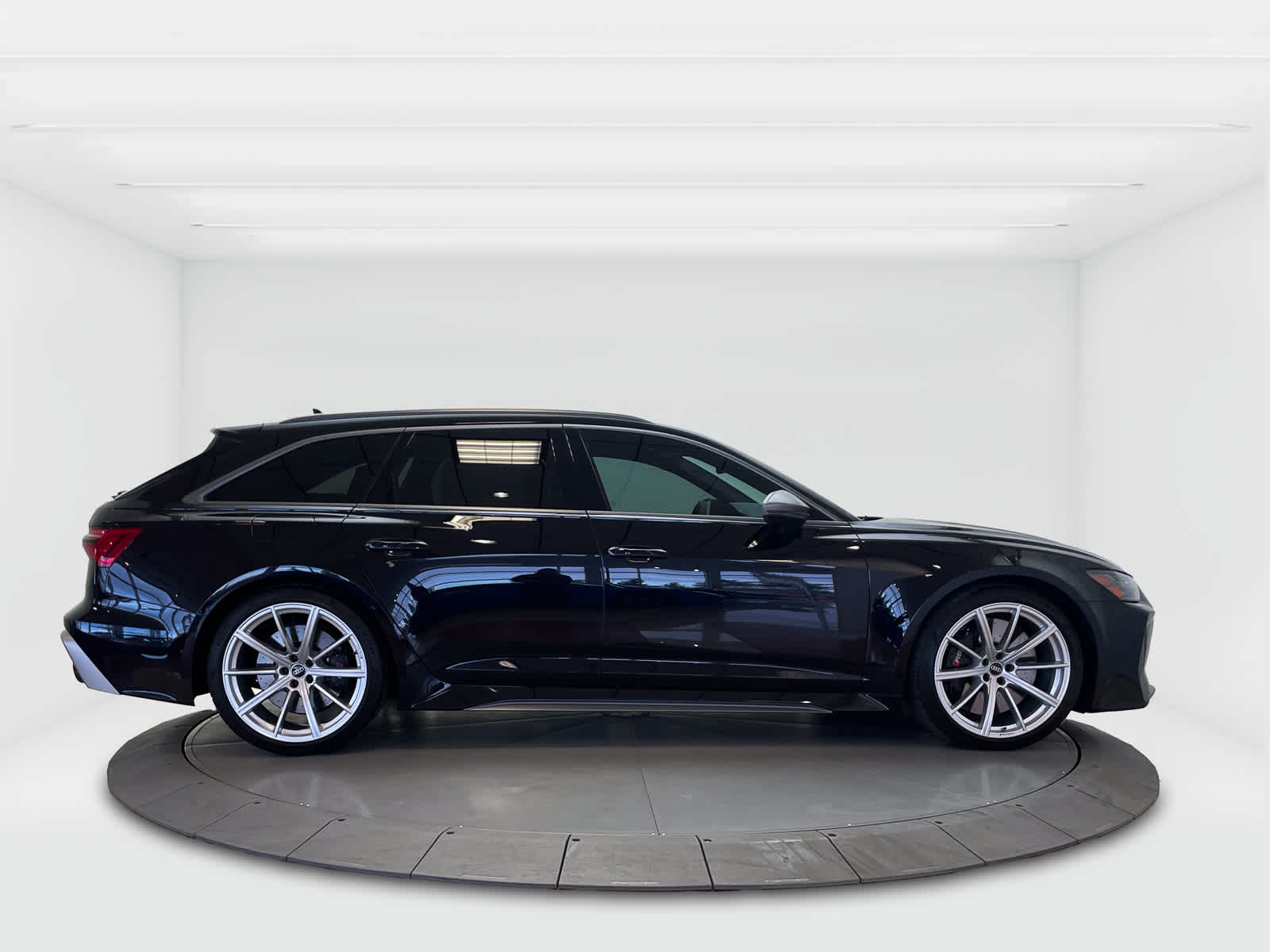 Thumbnail: 2024 Audi RS 6 - 4