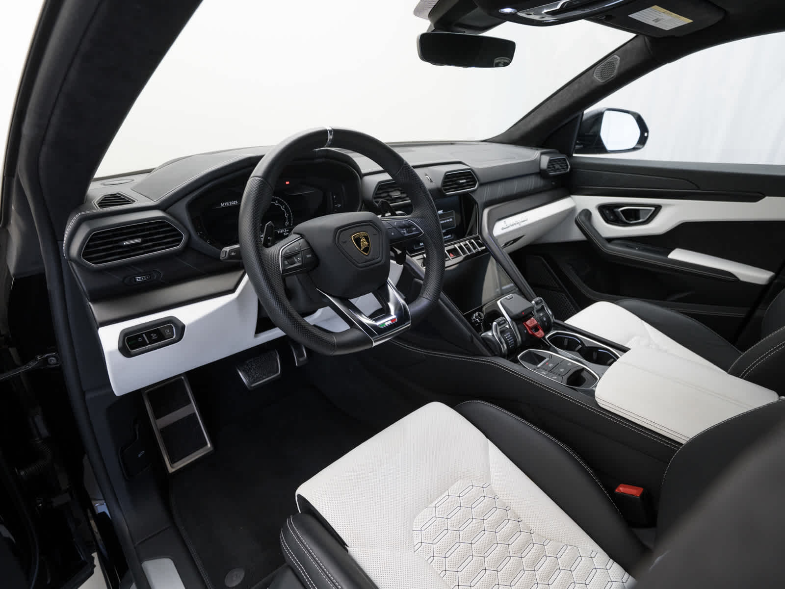 Thumbnail: 2022 Lamborghini Urus - 12