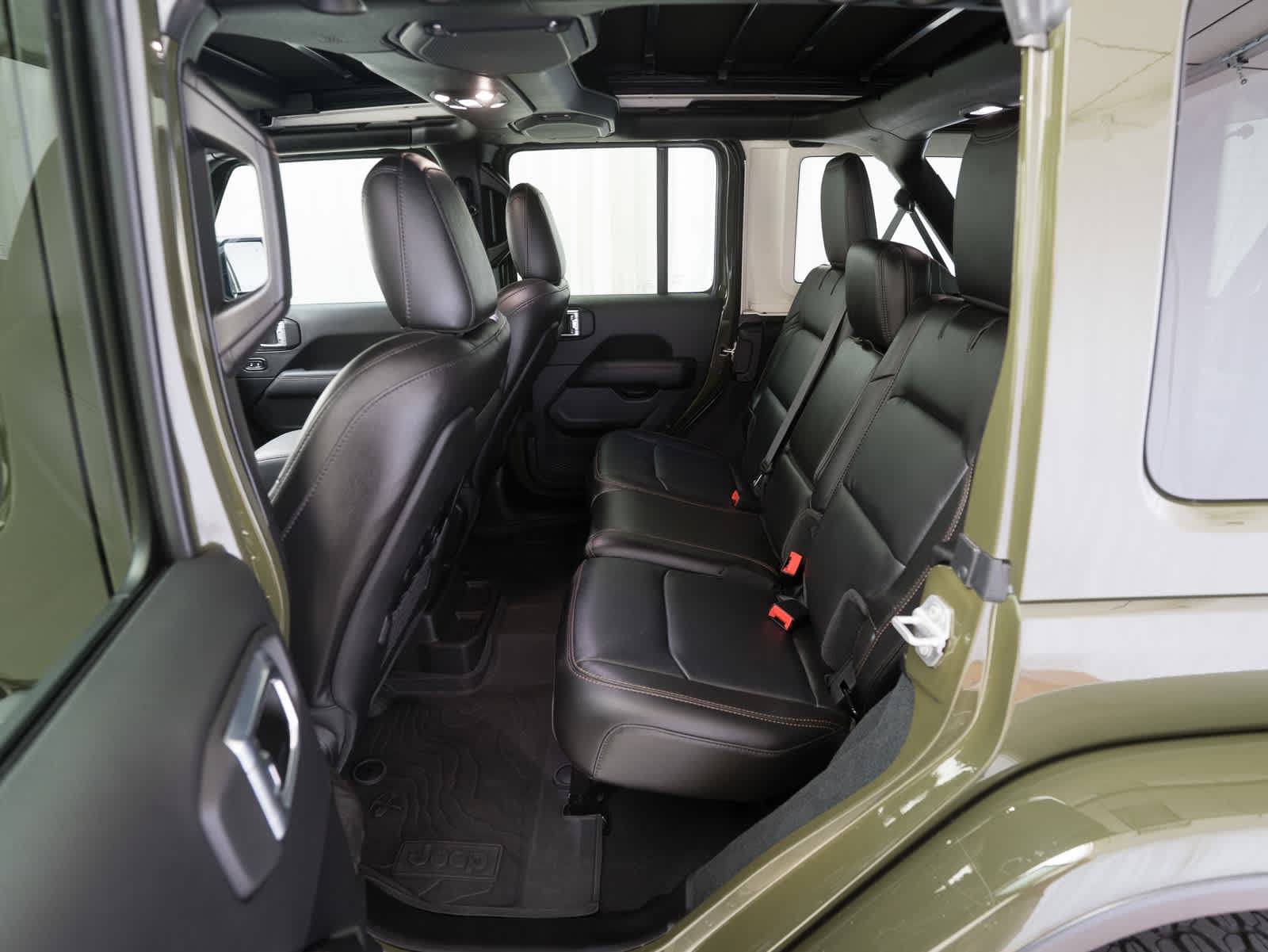 Thumbnail: 2022 Jeep Wrangler - 10