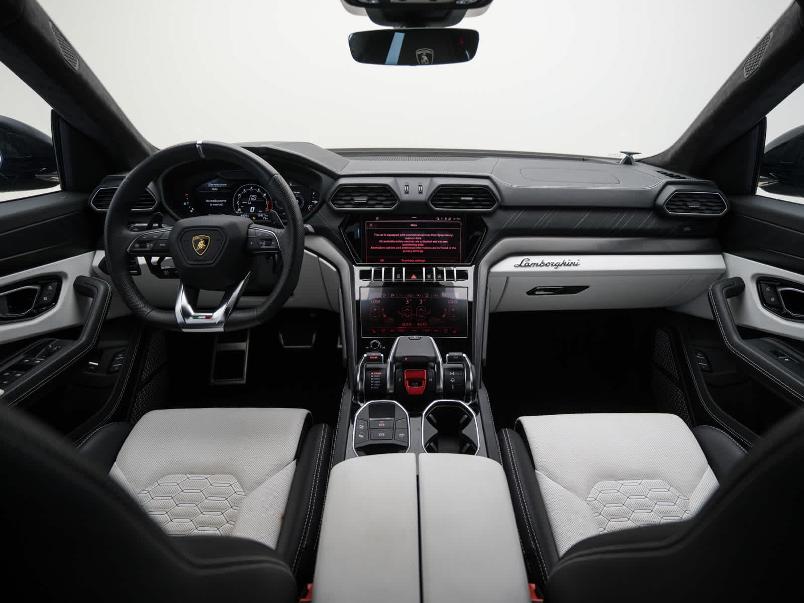 Thumbnail: 2022 Lamborghini Urus - 32