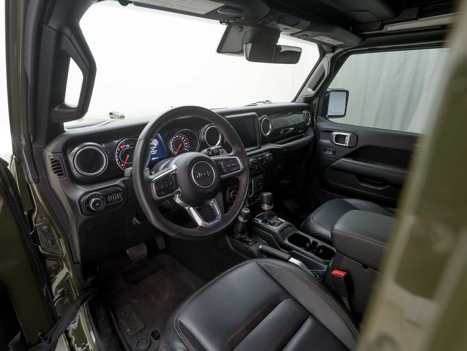 Thumbnail: 2022 Jeep Wrangler - 14