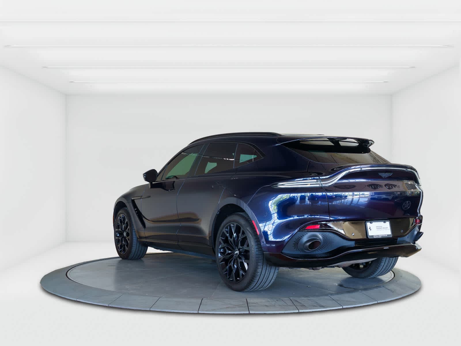 Thumbnail: 2021 Aston Martin DBX - 3