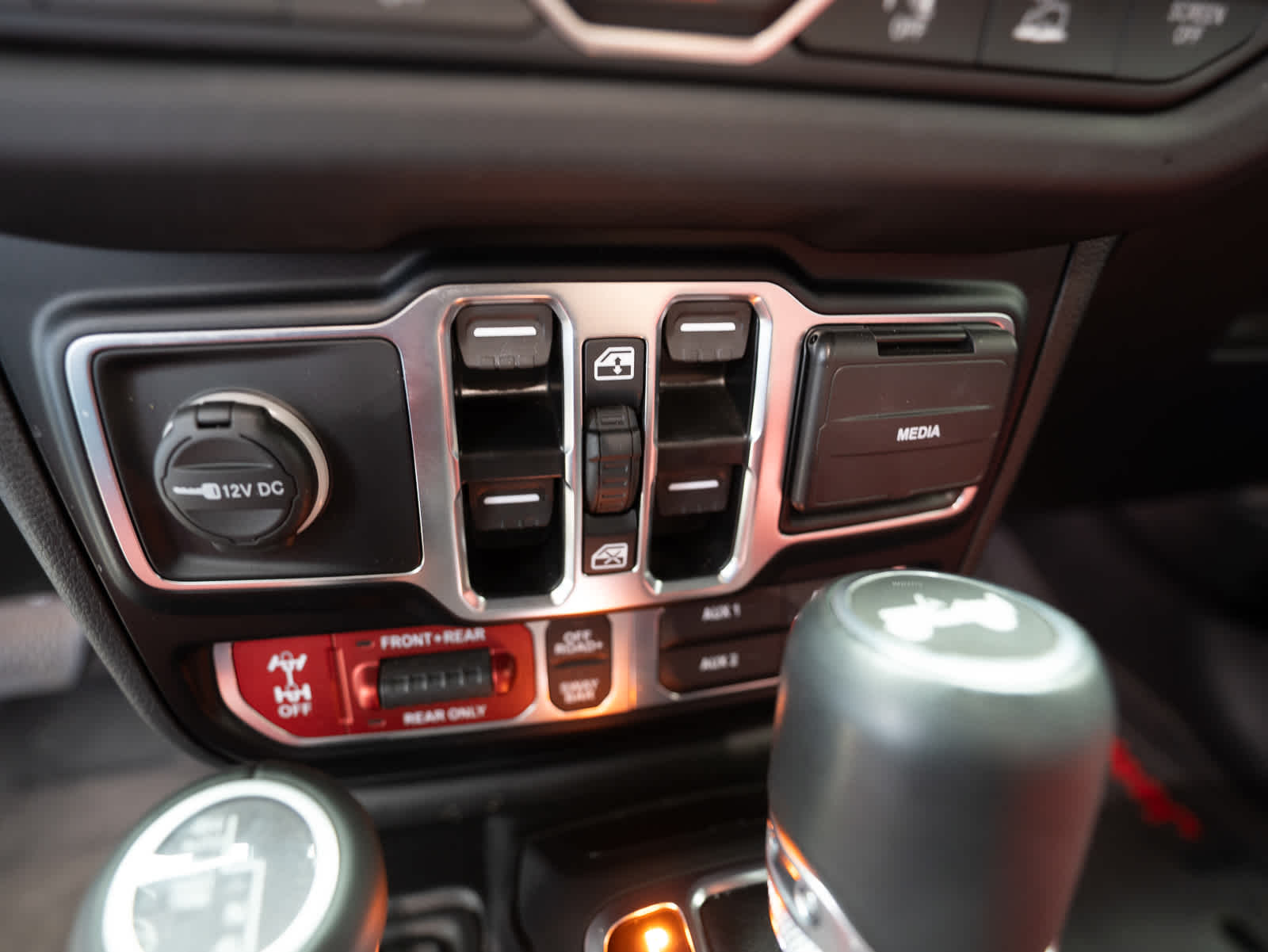 Thumbnail: 2024 Jeep Wrangler - 28