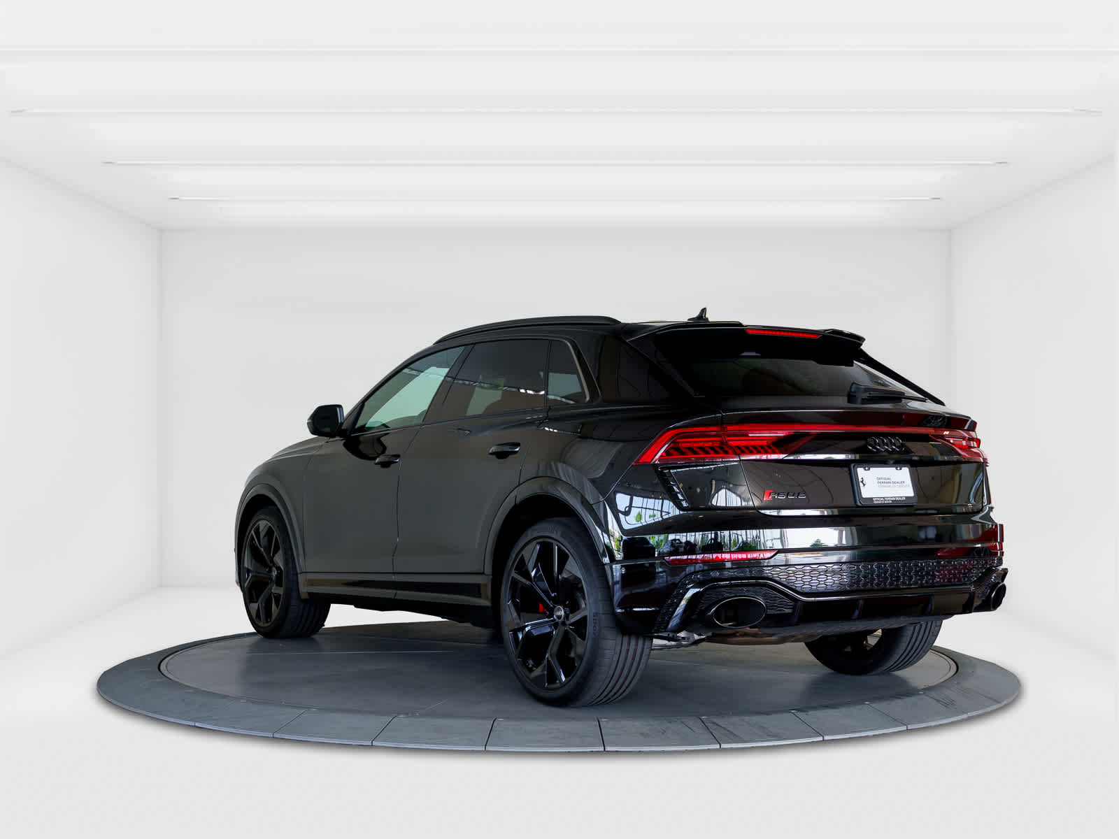Thumbnail: 2024 Audi RS Q8 - 3