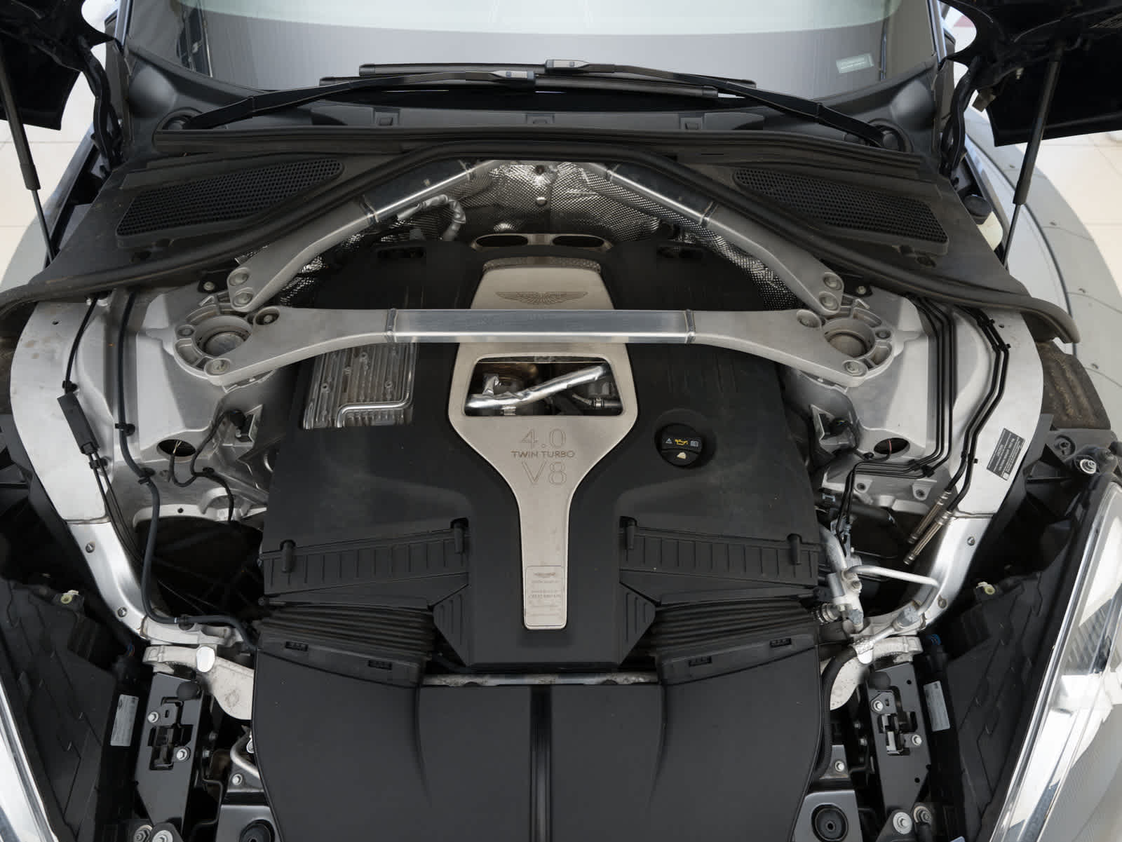 Thumbnail: 2021 Aston Martin DBX - 32
