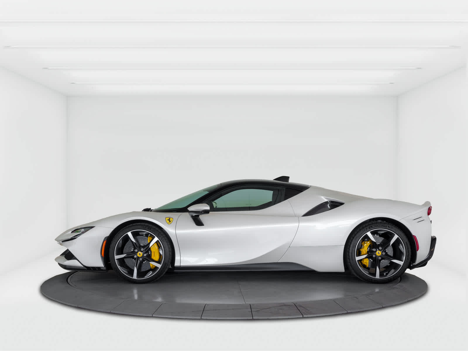 2022 Ferrari SF90 Stradale photo 2