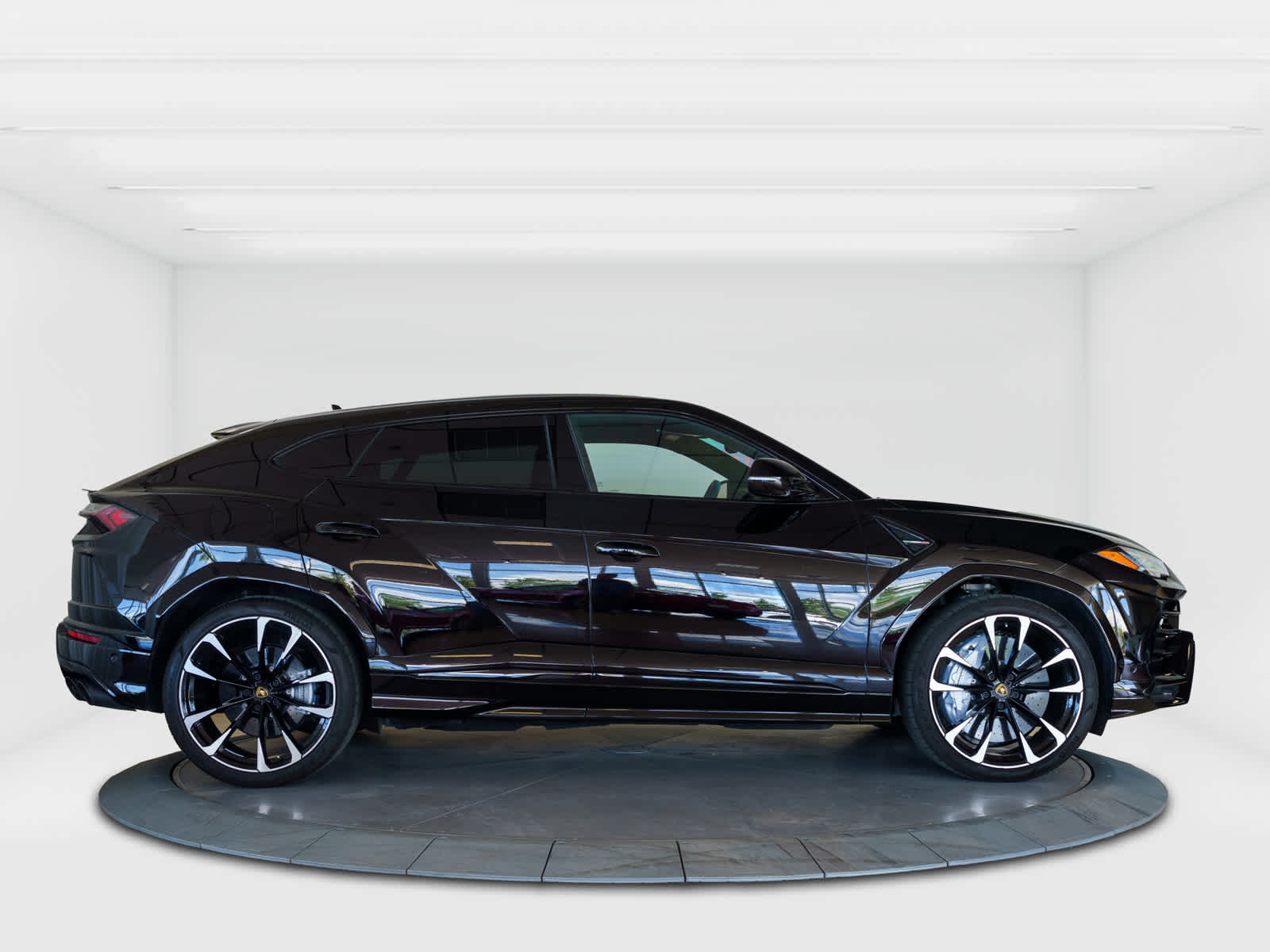 Thumbnail: 2022 Lamborghini Urus - 6