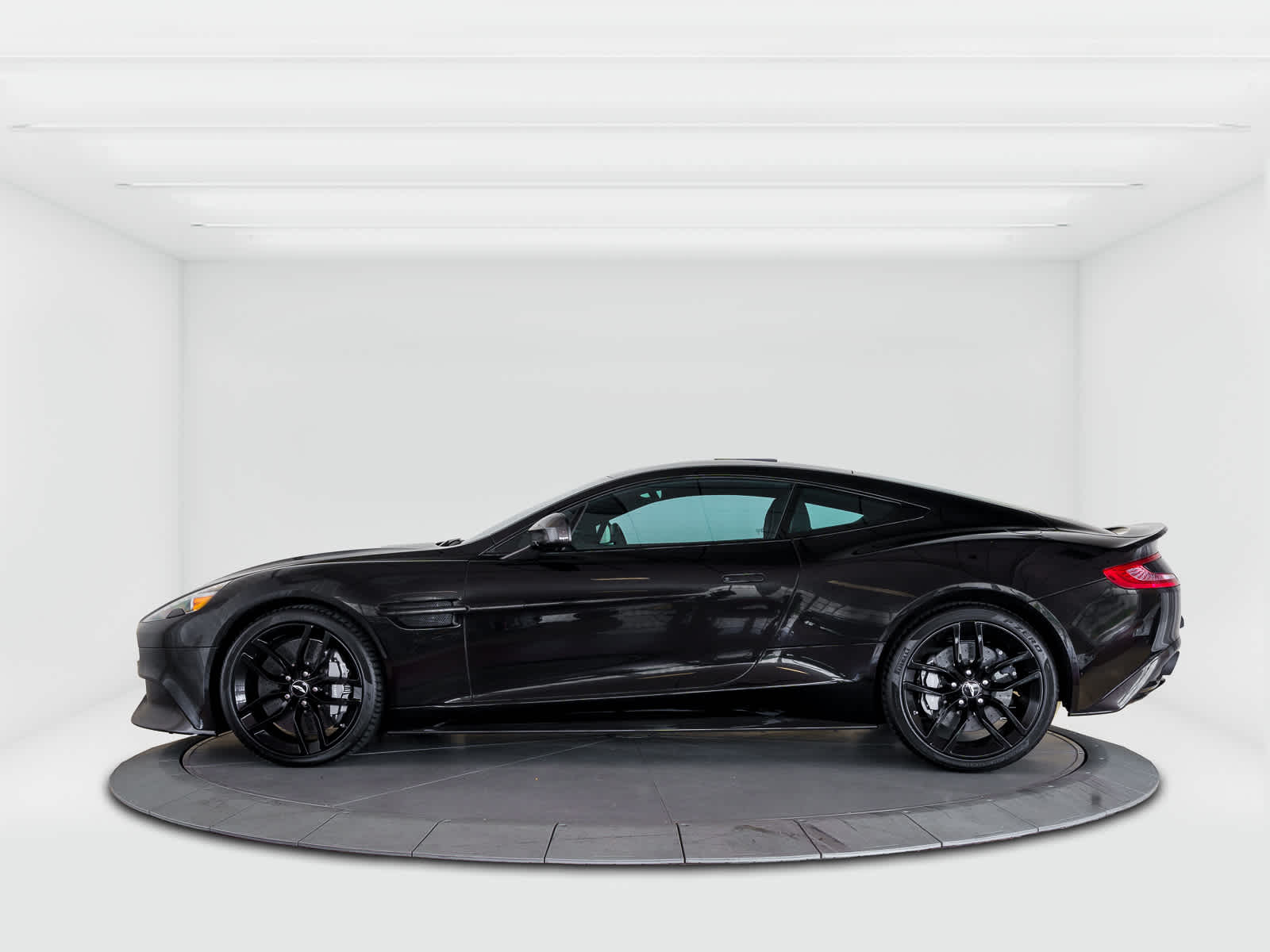 Used 2015 Aston Martin Vanquish Base with VIN SCFKMCEU5FGJ02292 for sale in Highlands Ranch, CO