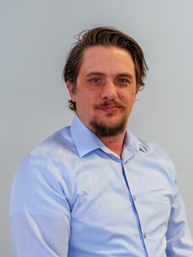 Staff member Louis Smolich from ID_f35c9236a12a