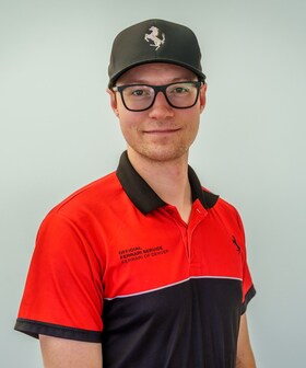 Staff member Jack Lang from ID_f35c9236a12a