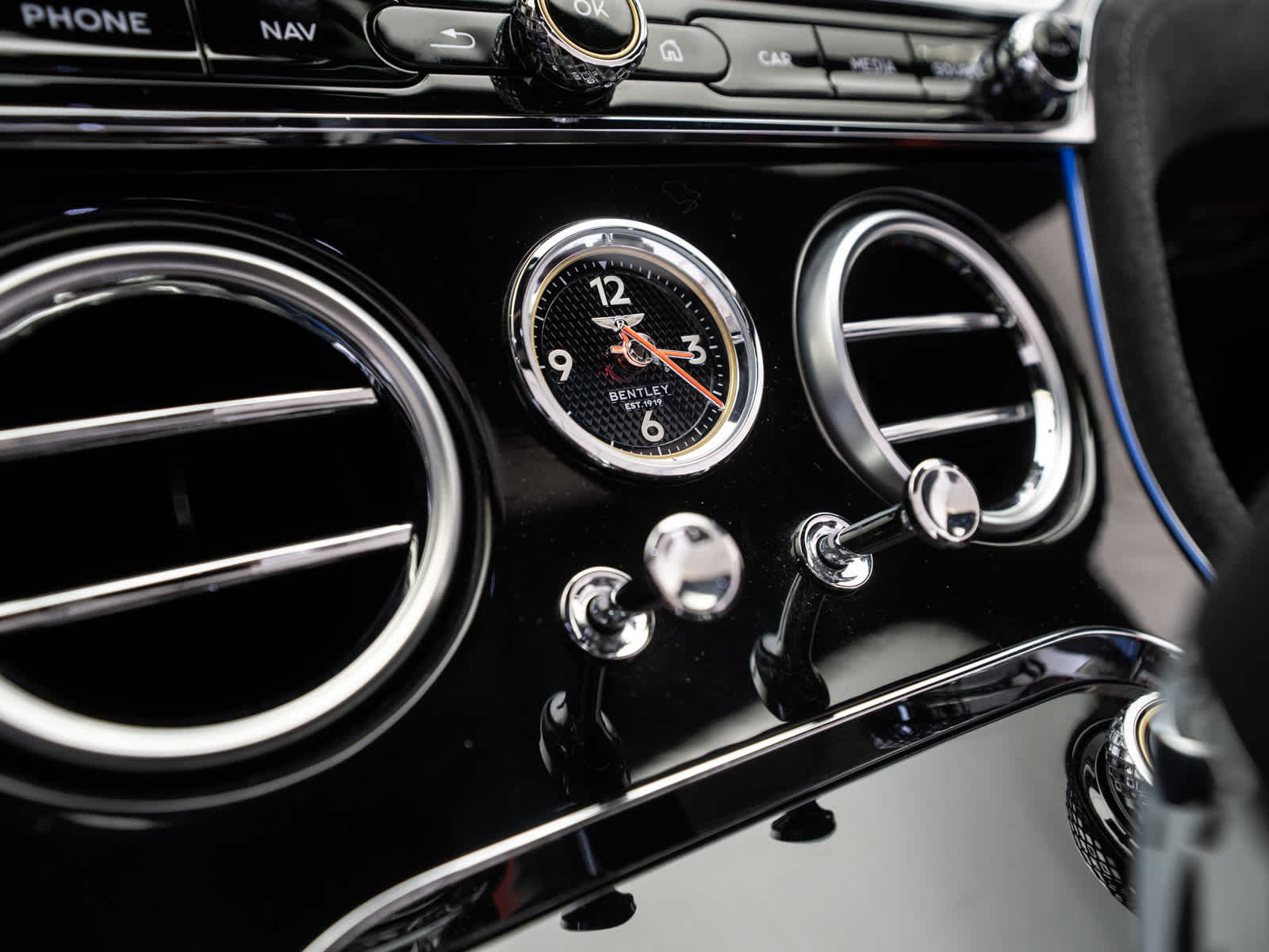 Thumbnail: 2022 Bentley Continental - 28