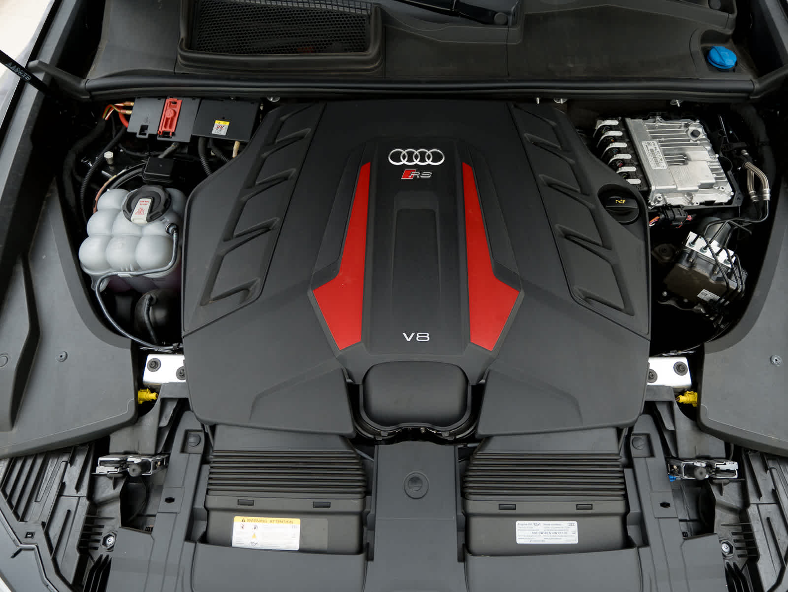 Thumbnail: 2024 Audi RS Q8 - 31