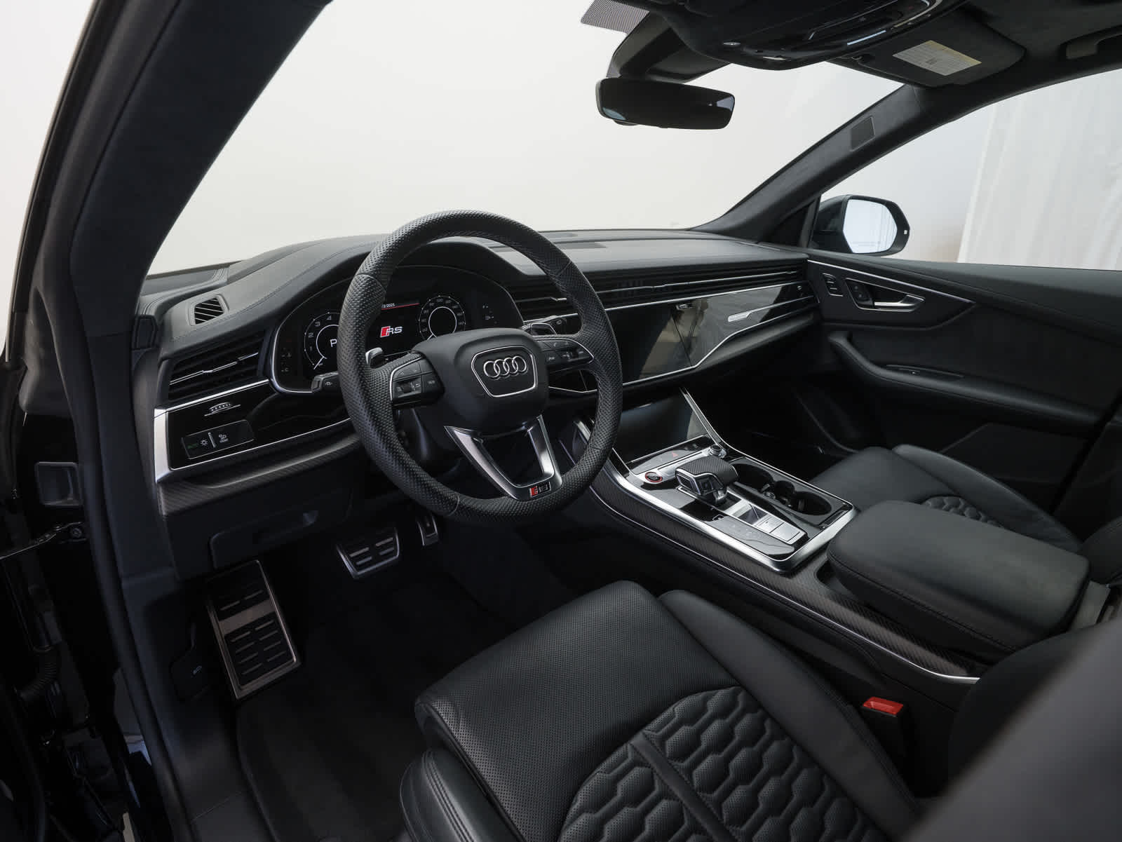 Thumbnail: 2024 Audi RS Q8 - 12