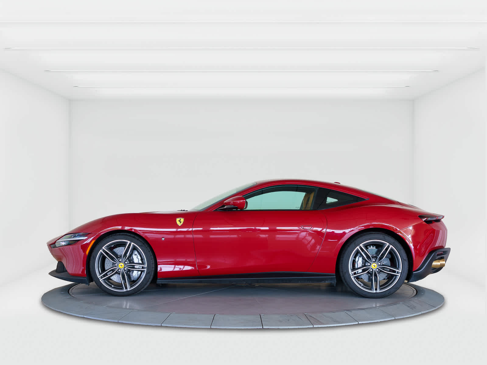 2022 Ferrari Roma photo 2