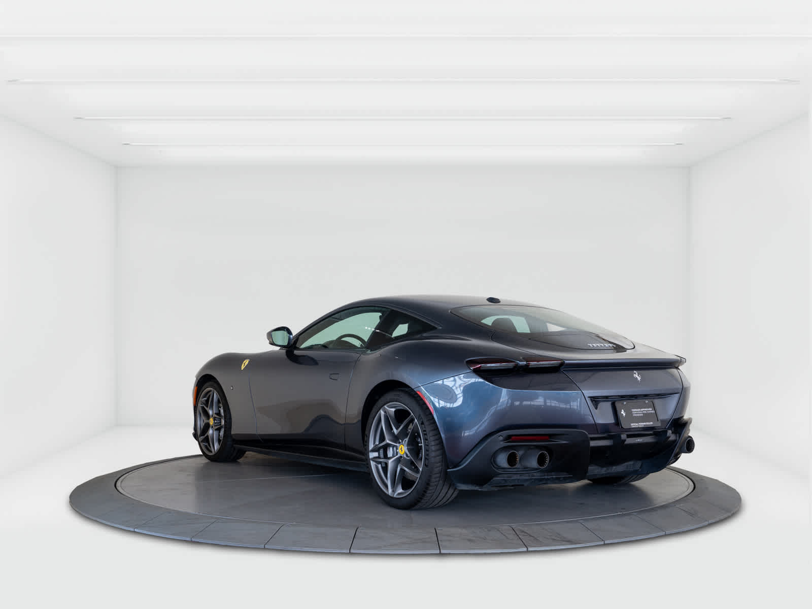 2021 Ferrari Roma photo 3