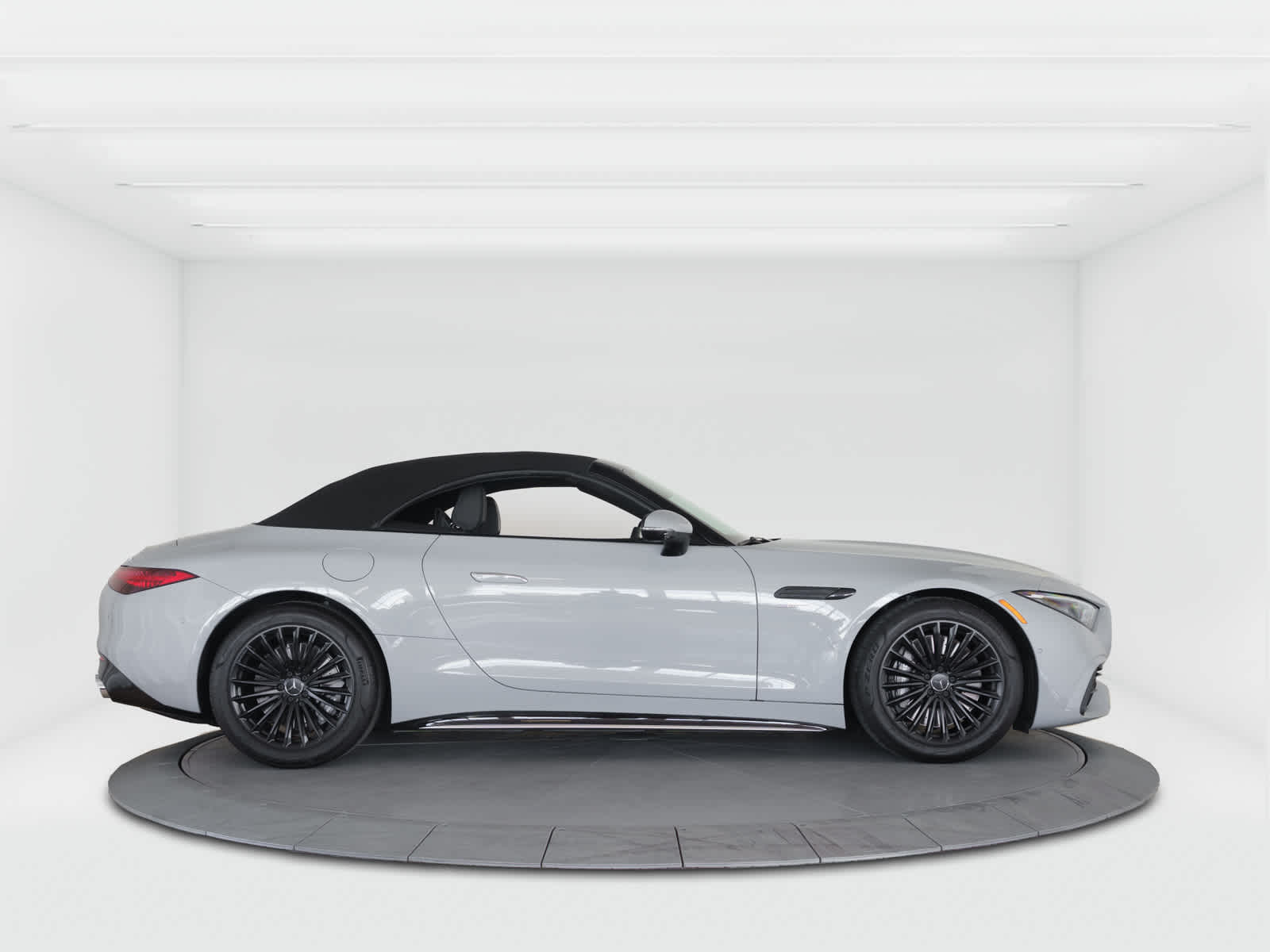 Thumbnail: 2023 Mercedes-Benz SL-Class - 6