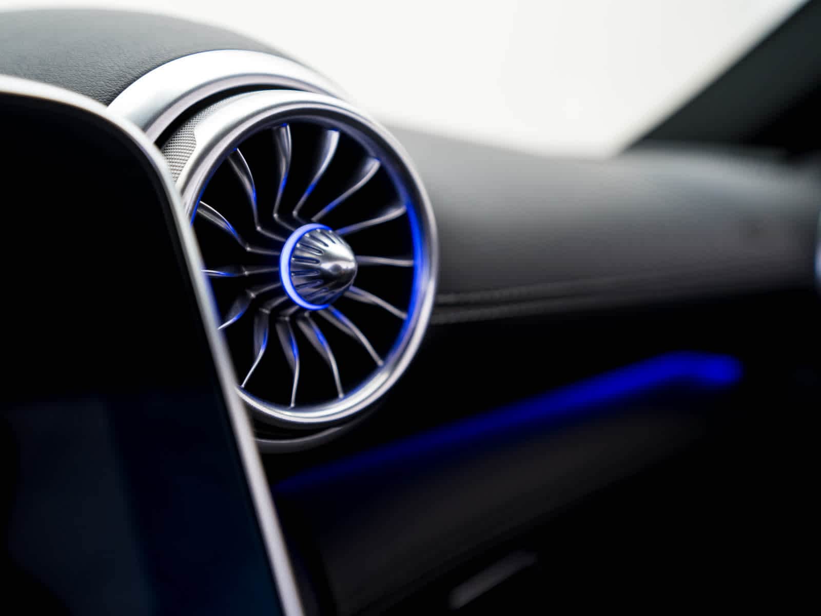 Thumbnail: 2023 Mercedes-Benz SL-Class - 22