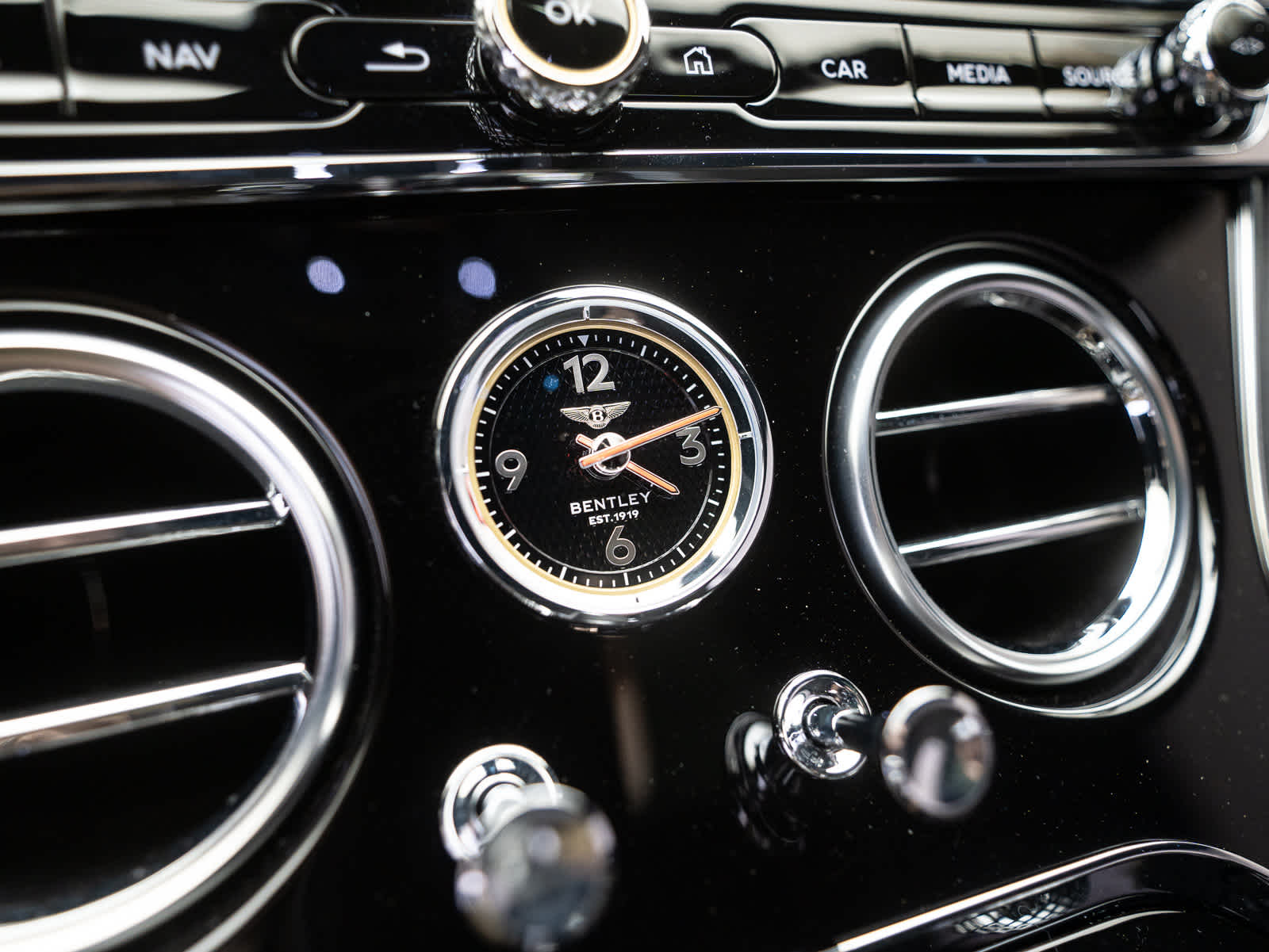 Thumbnail: 2022 Bentley Continental - 23