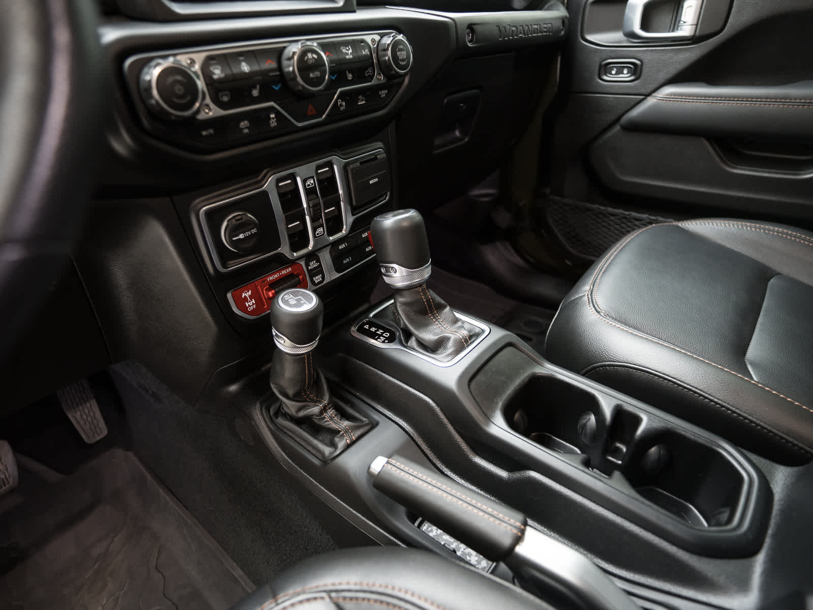 Thumbnail: 2022 Jeep Wrangler - 20