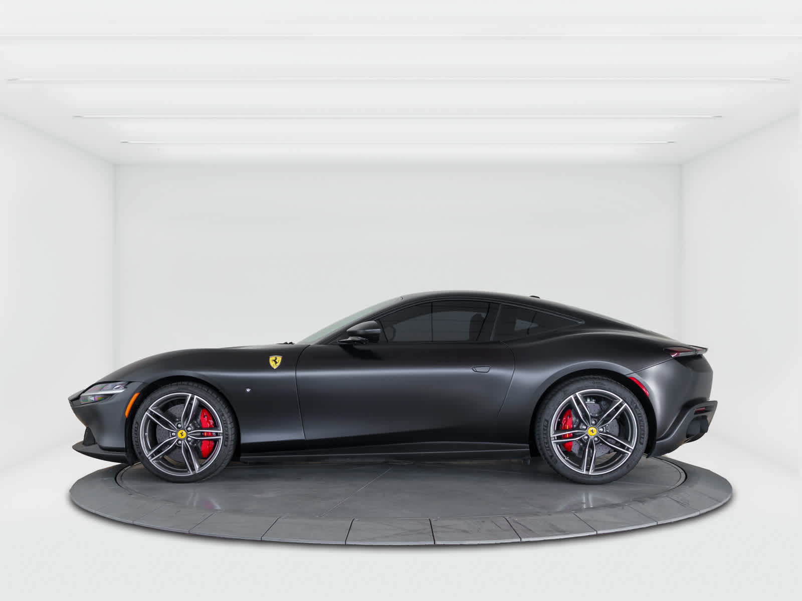 2022 Ferrari Roma photo 2