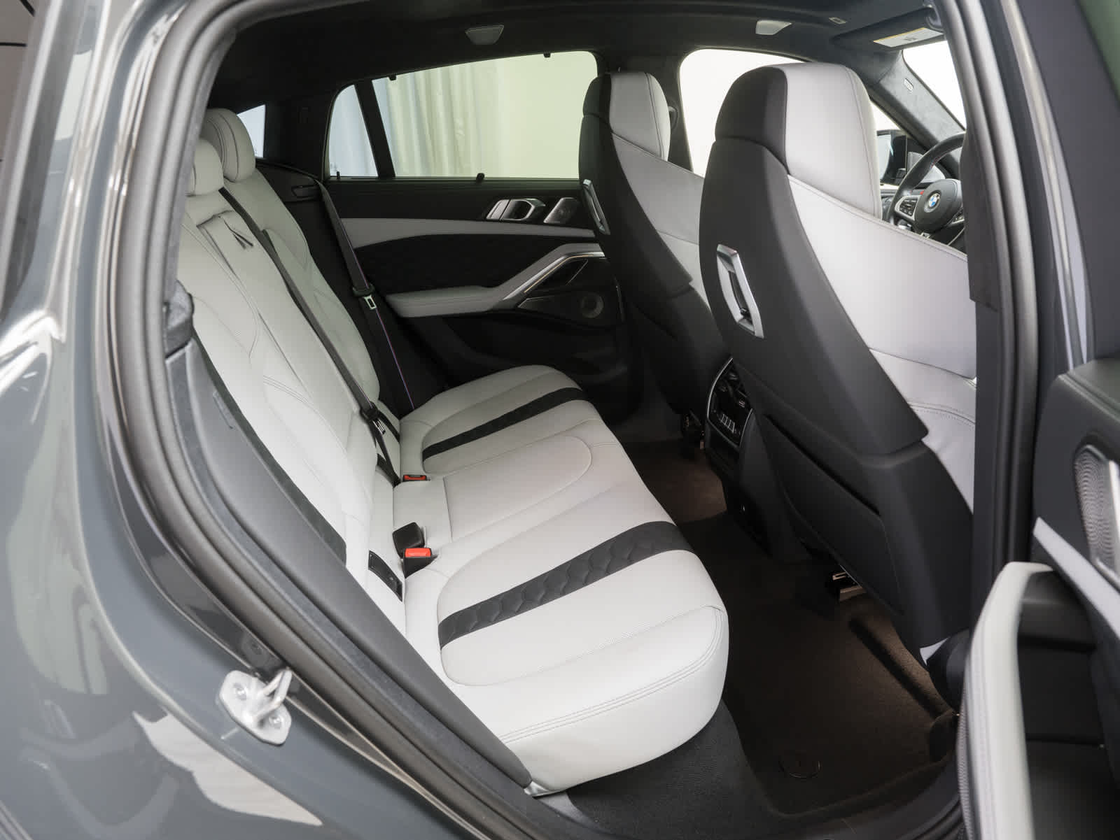 Thumbnail: 2024 BMW X6 - 18