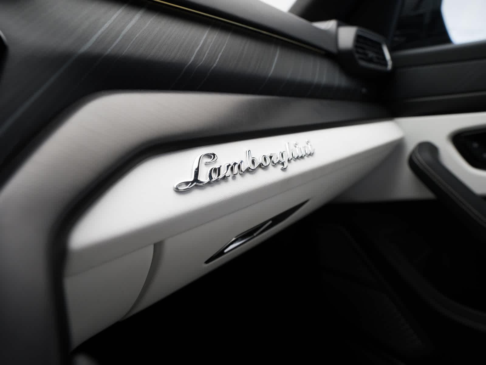Thumbnail: 2022 Lamborghini Urus - 23