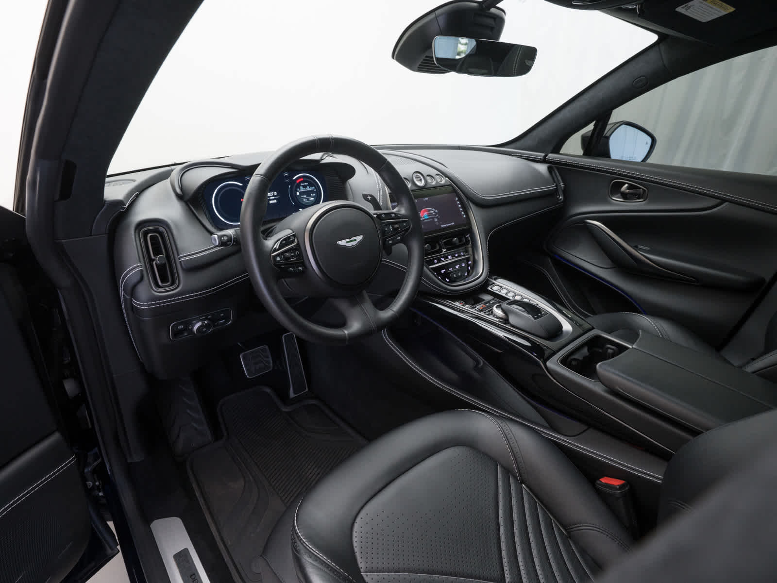 Thumbnail: 2021 Aston Martin DBX - 11