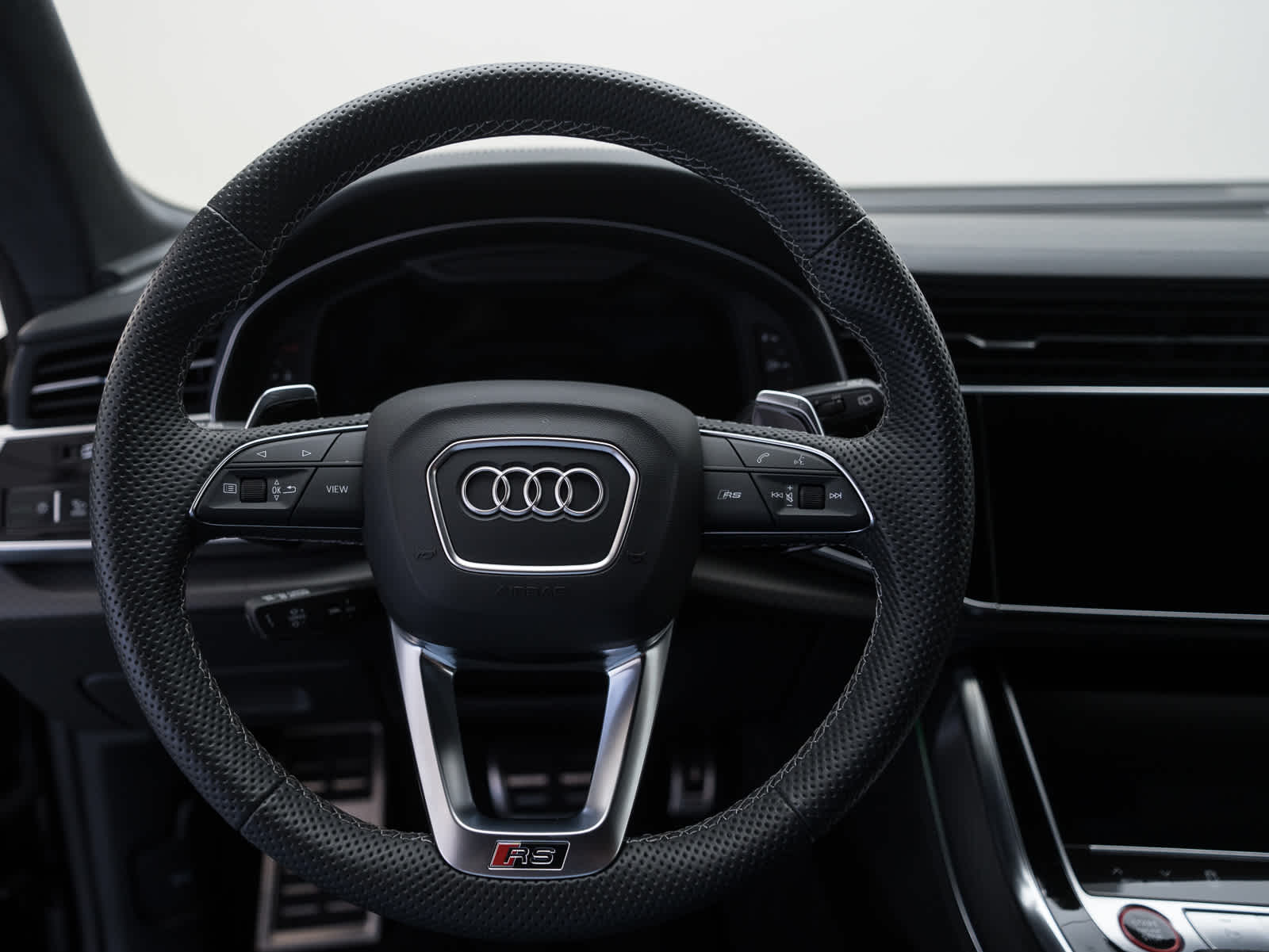 Thumbnail: 2024 Audi RS Q8 - 21