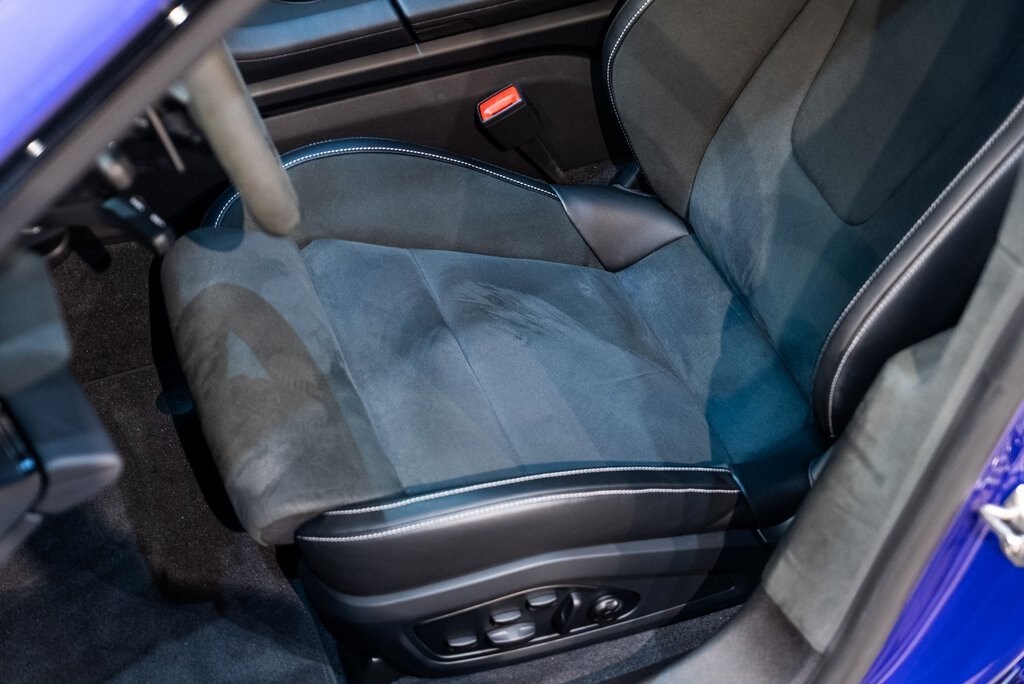 2025 PORSCHE TAYCAN - Image 20