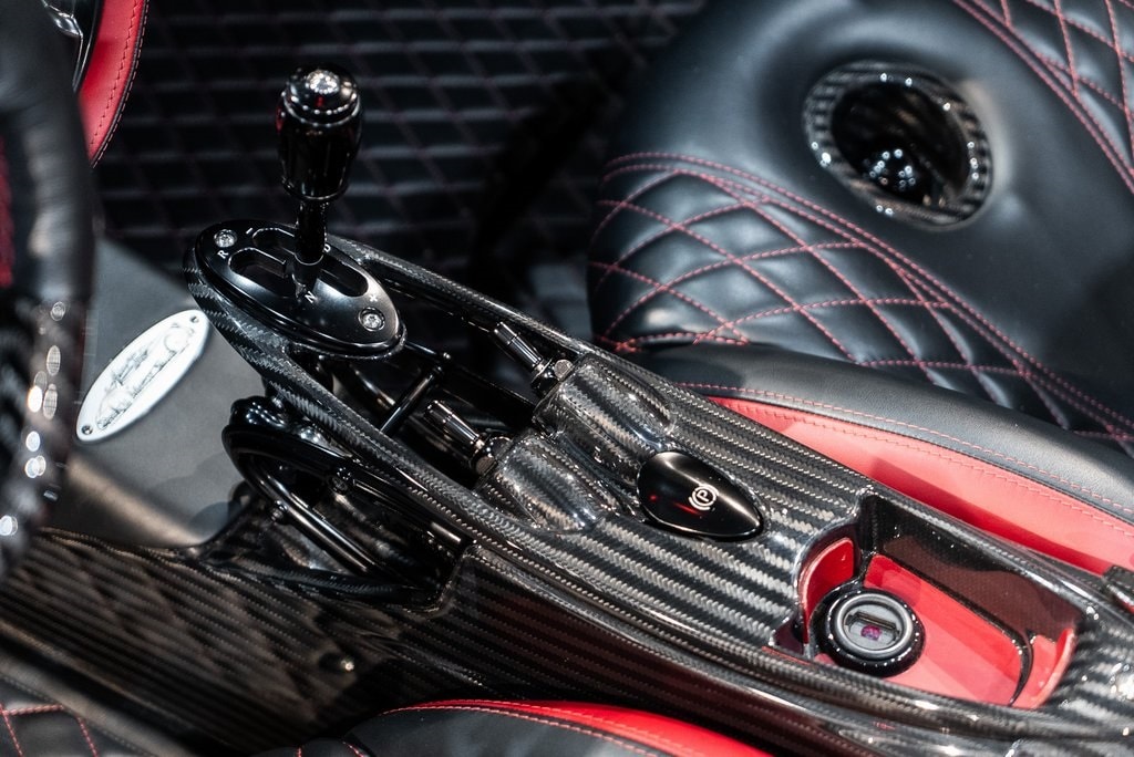 2017 PAGANI HUAYRA - Image 21