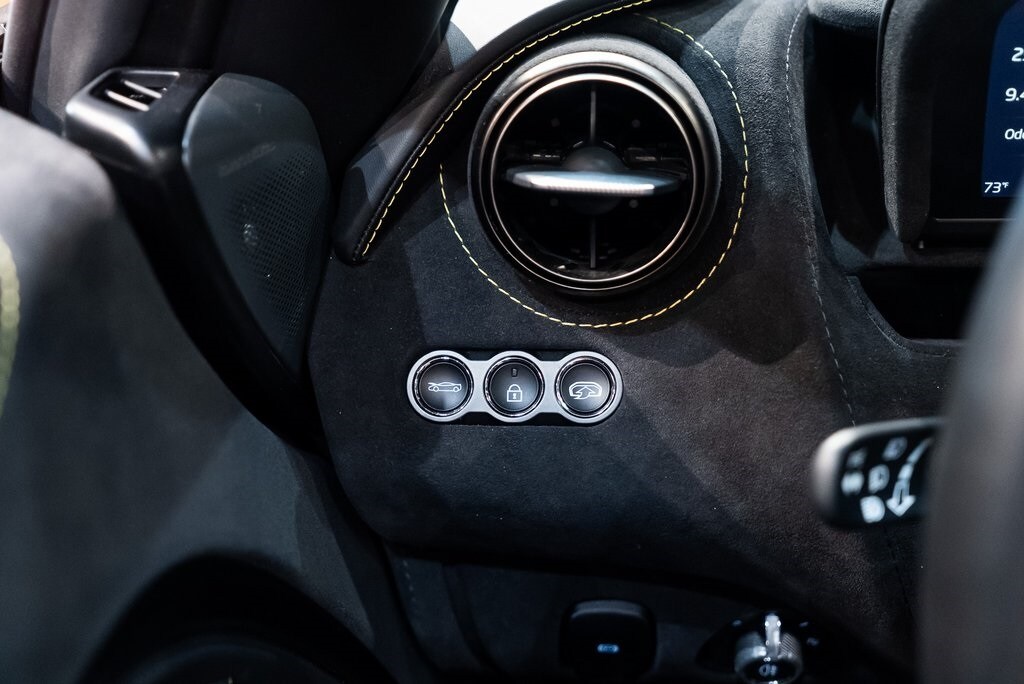2022 MCLAREN 720S - Image 21