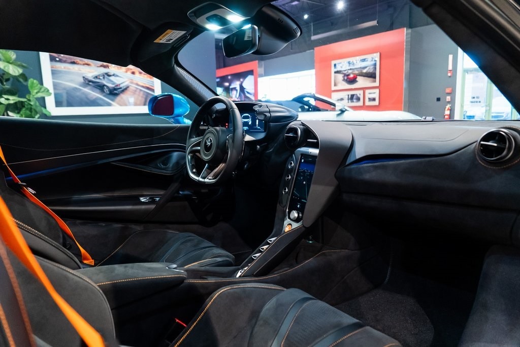 2026 MCLAREN 750S - Image 27