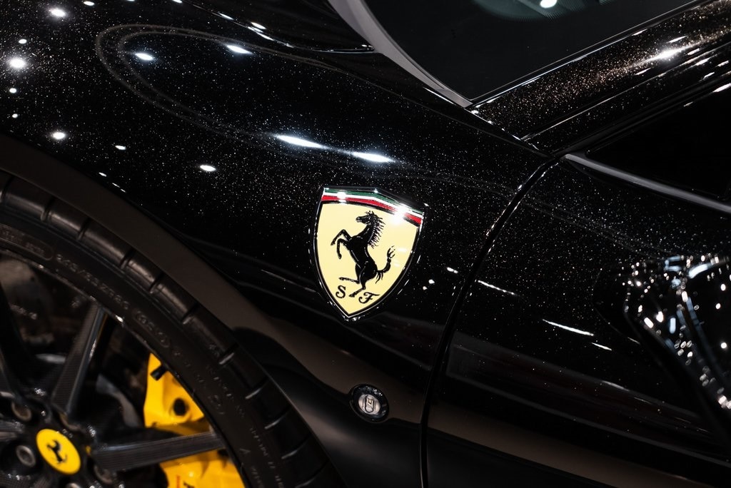 2022 FERRARI F8 - Image 12