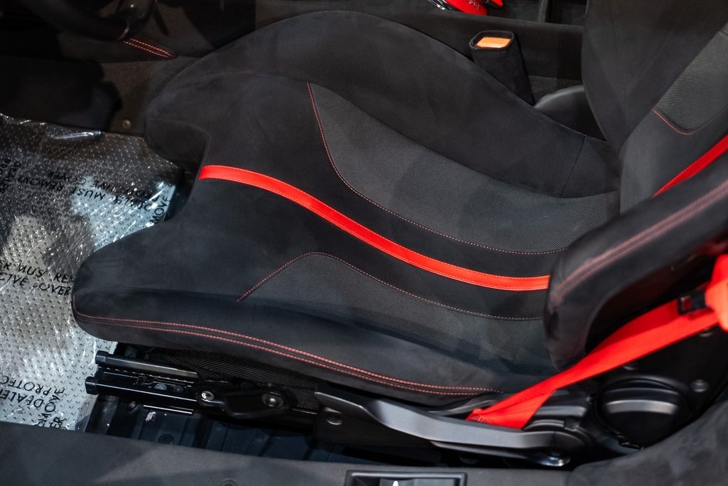 2019 FERRARI 488 - Image 32