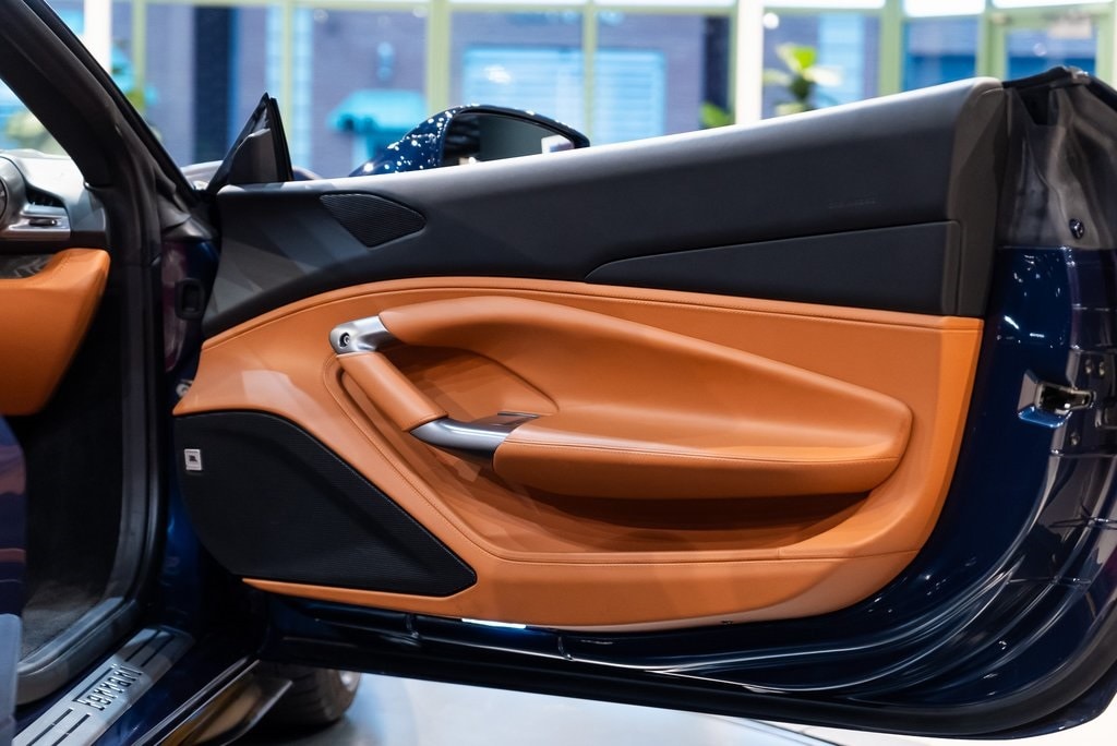 2021 FERRARI F8 - Image 42