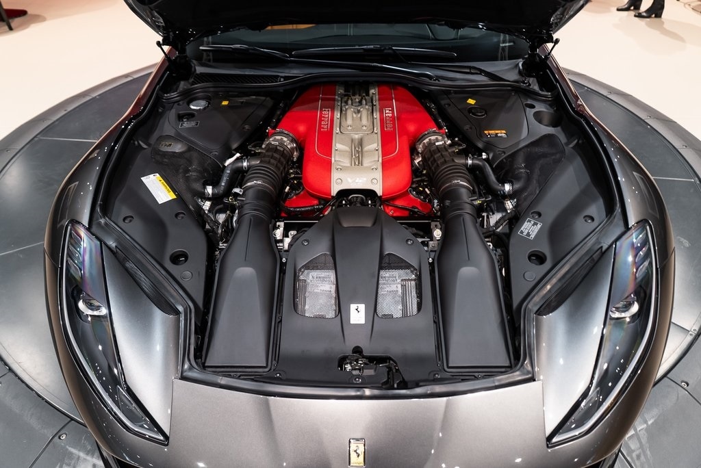 2022 FERRARI 812 - Image 18