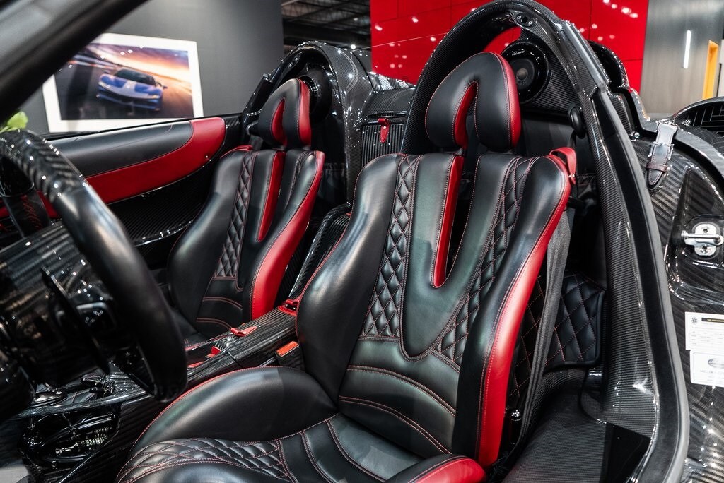 2017 PAGANI HUAYRA - Image 4