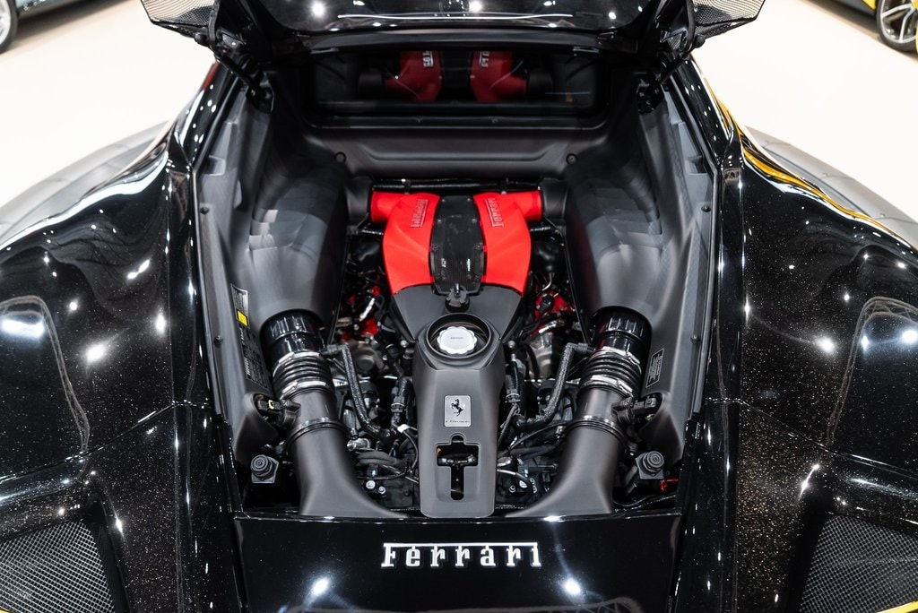 2022 FERRARI F8 - Image 18