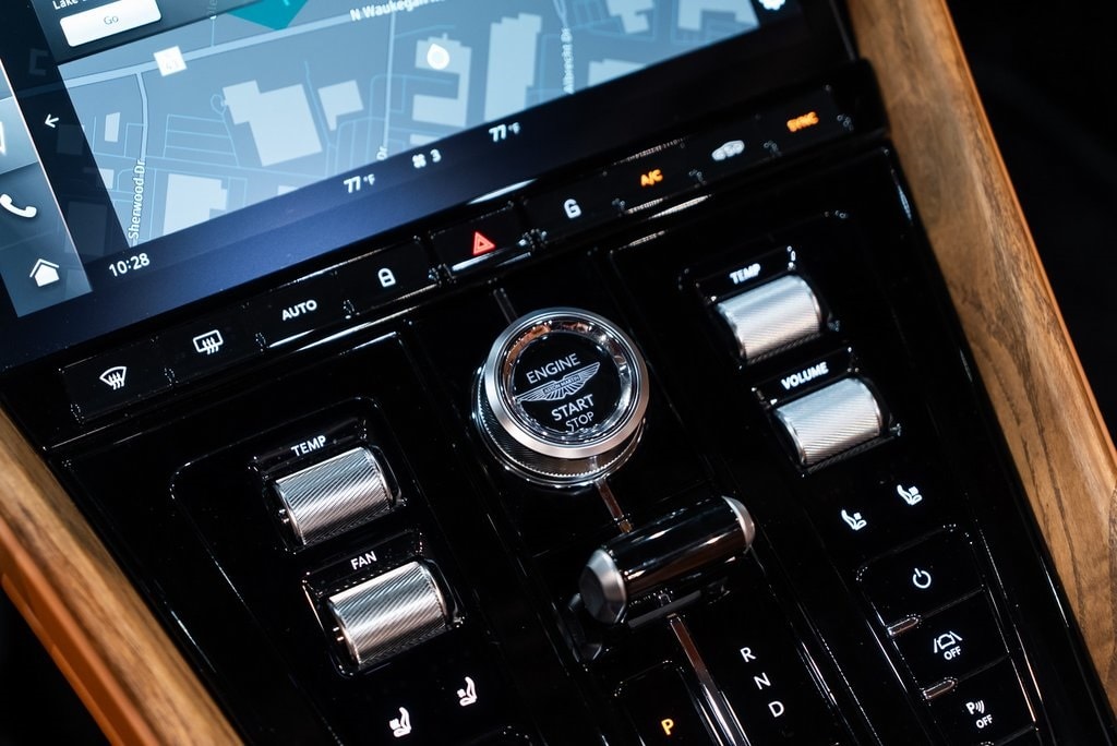 2024 ASTON MARTIN DB12 - Image 32