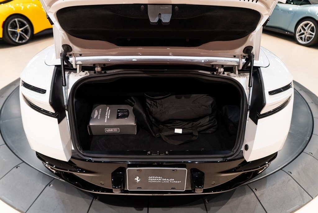 2024 ASTON MARTIN DB12 - Image 16