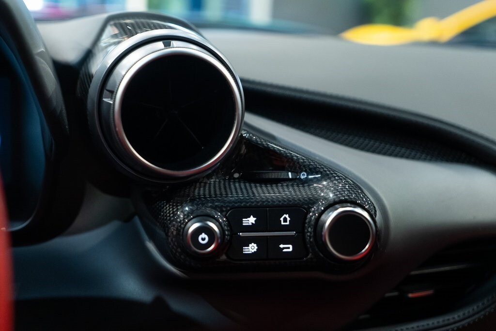 2022 FERRARI F8 - Image 32