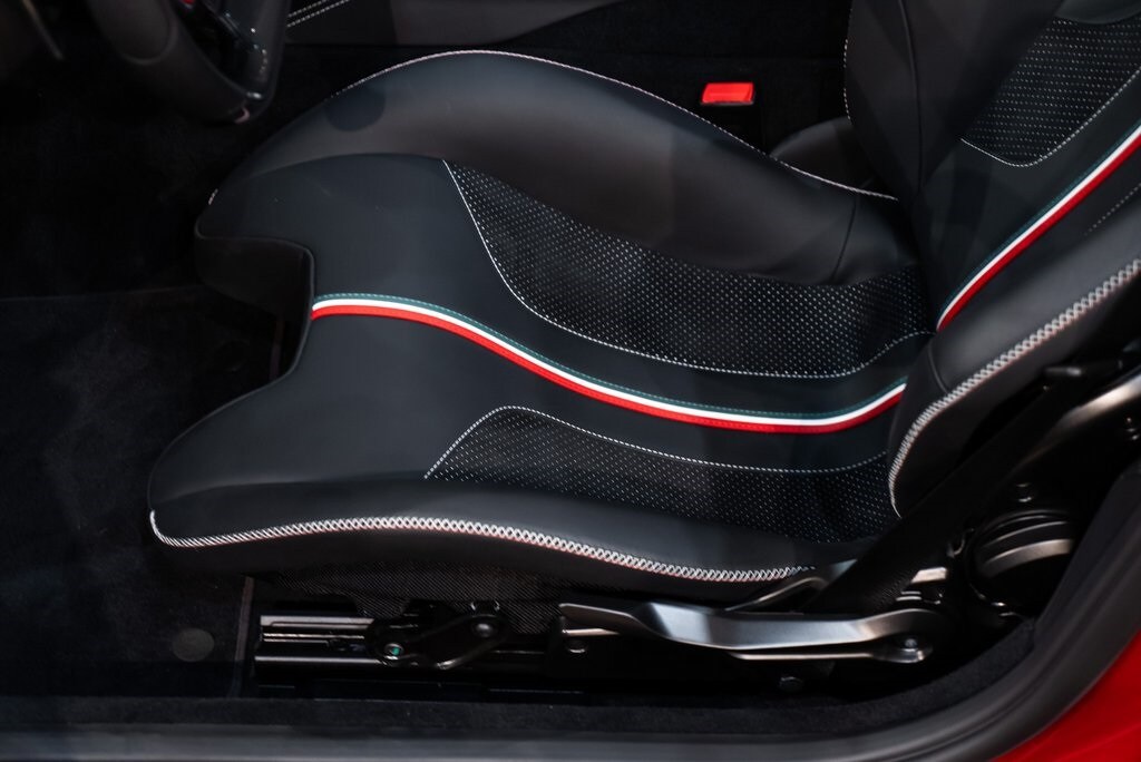 2022 FERRARI 812 - Image 25