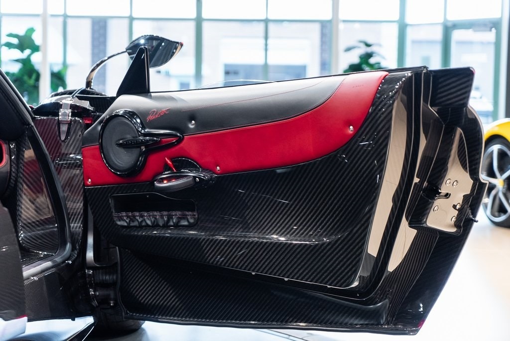 2017 PAGANI HUAYRA - Image 37