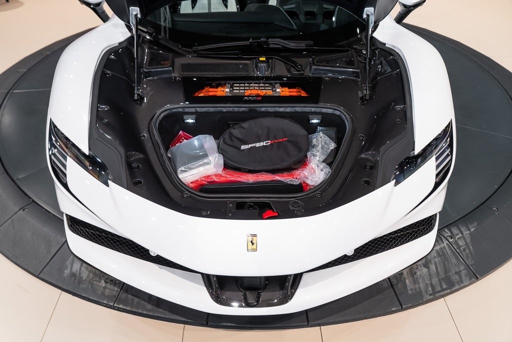 2025 FERRARI SF90 - Image 21