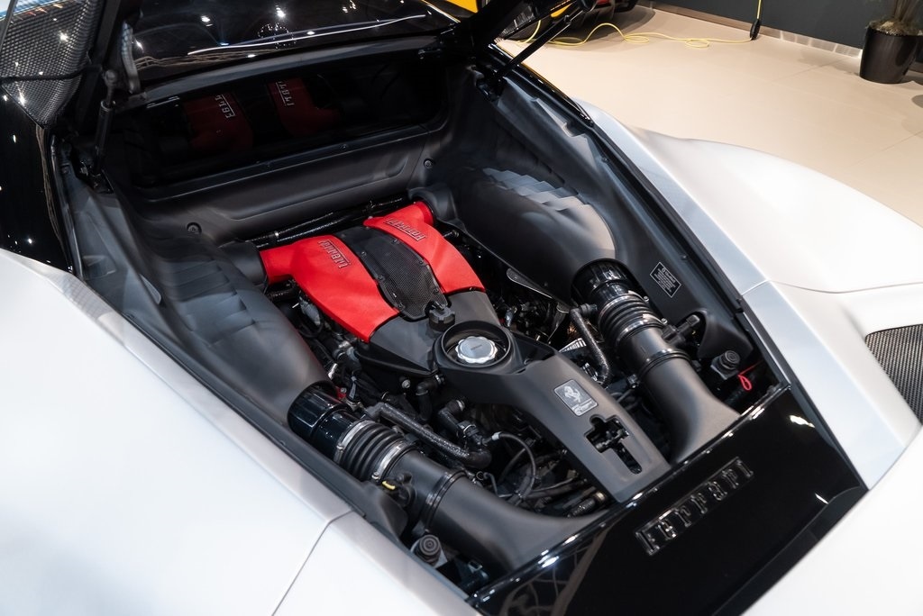 2022 FERRARI F8 - Image 17