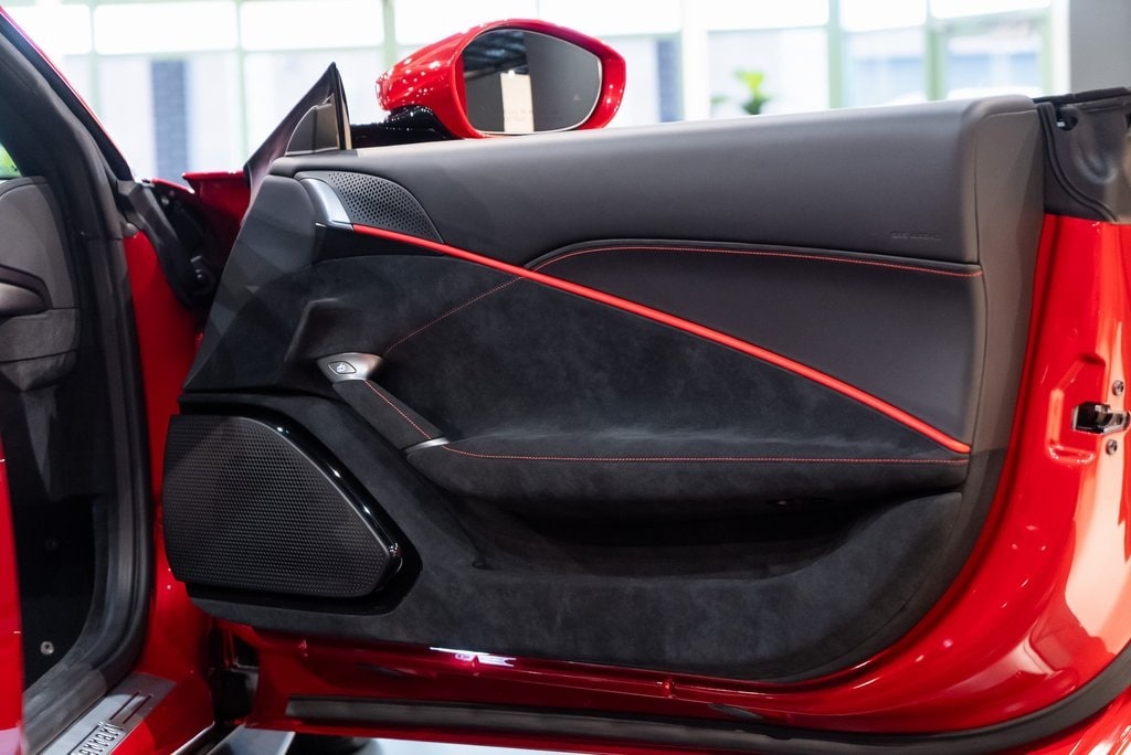 2025 FERRARI ROMA - Image 39