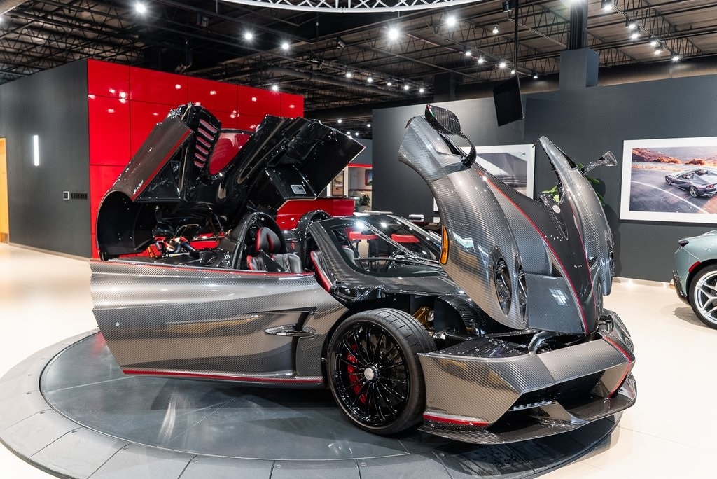 2017 PAGANI HUAYRA - Image 38