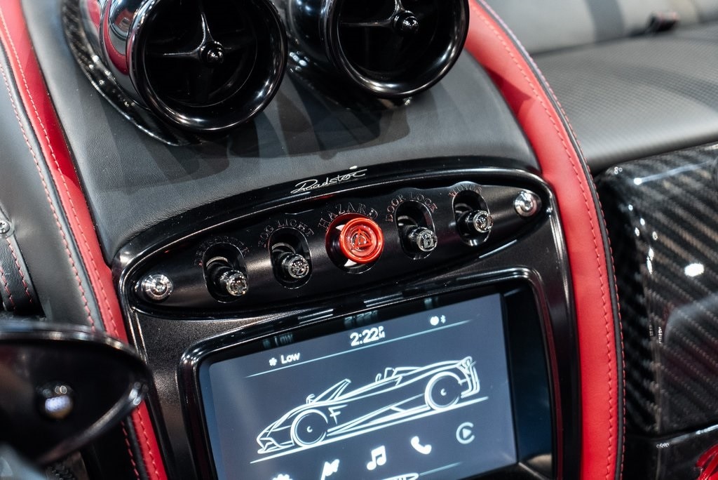 2017 PAGANI HUAYRA - Image 26