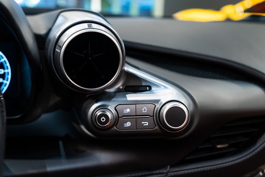 2021 FERRARI F8 - Image 31